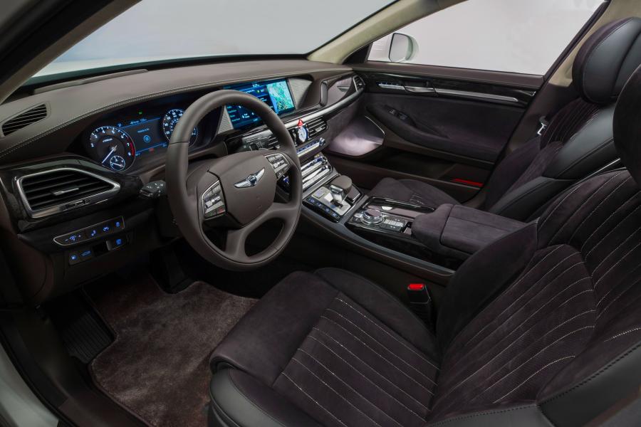 Интерьер Genesis G90 Vanity Fair Special Edition (HI) 2018 года  (фото 11 из 24)